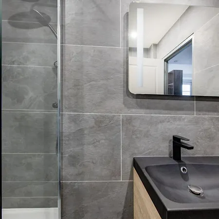 Apartment Chaleureux Avec Parking Gratuit